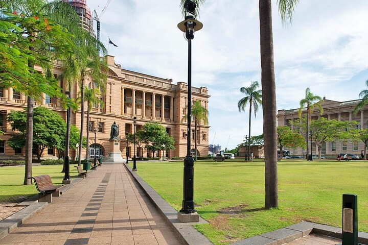 Brisbane Experience: Insider City Walk and Riverside Drink photo 2