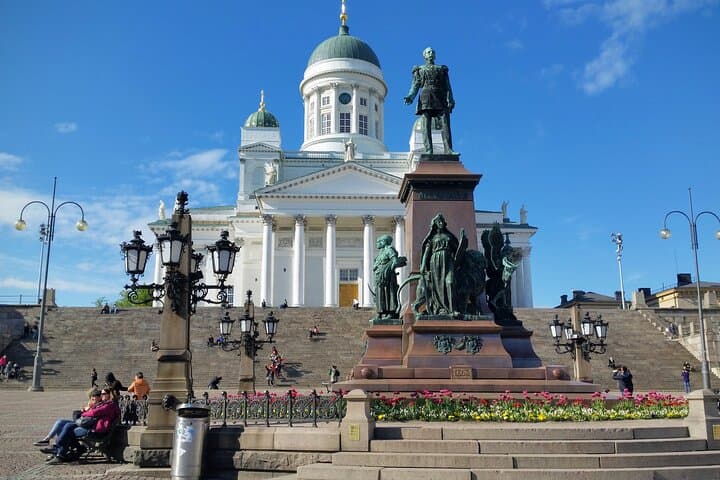 Helsinki Essentials Walking Tour — Senate Square to Oodi in 3 Hours photo 4