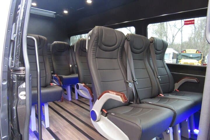 Luxury DC Private Shuttle Sightseeing Tour in a 14-Passenger Sprinter photo 4
