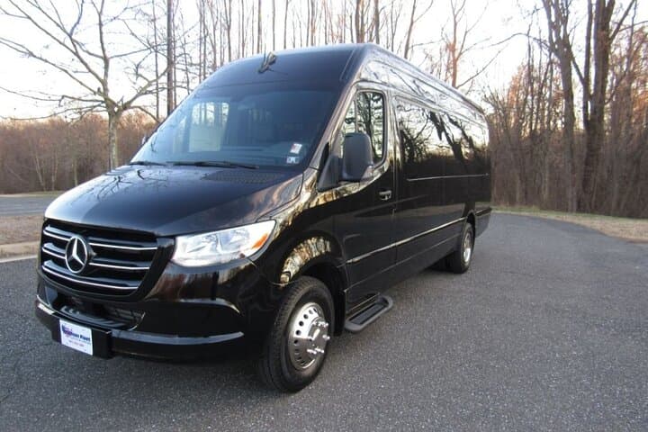 Luxury DC Private Shuttle Sightseeing Tour in a 14-Passenger Sprinter photo 5