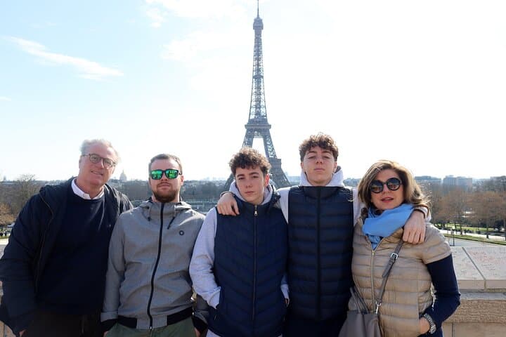 Private Full-Day Paris Van Tour with Professional Photoshoot photo 4