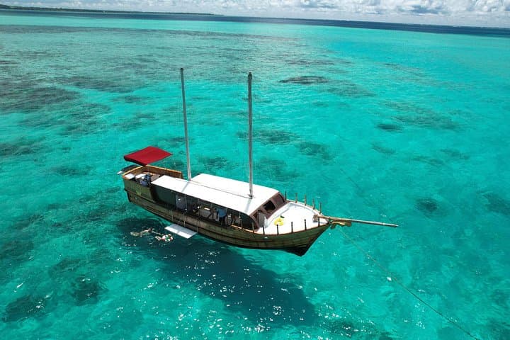 Full-Day Private Charter to Île aux Cerfs with Lunch on Sirène D'or photo 3