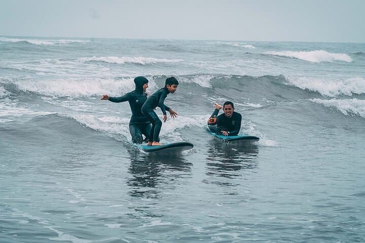 Surf Lessons in Miraflores (Makaha Beach) — Beginner Surf Course in Lima