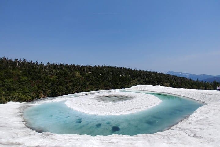 Hachimantai & Yakehashiri: Volcanic Wonders and Scenic Trails in Tohoku photo 2