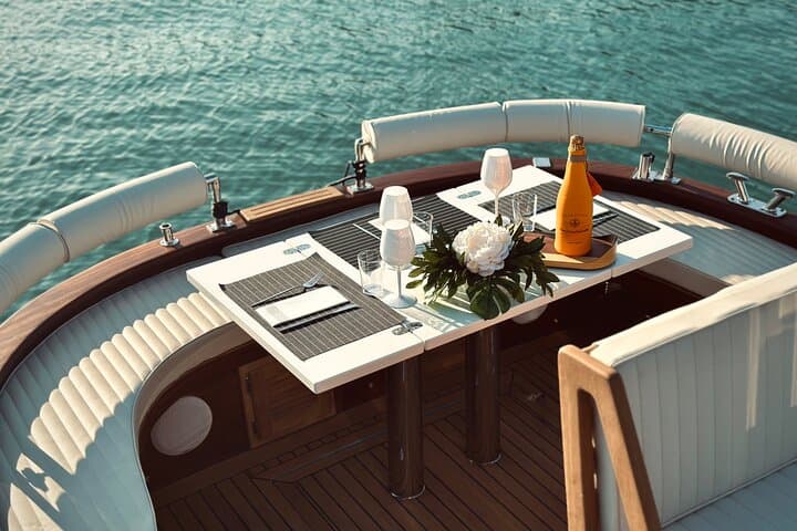 Private Venice Lagoon Boat Tour: Murano, Burano & Sunset Aperitivo photo 6