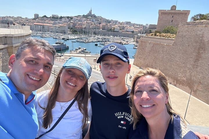 Marseille e-Scavenger Hunt: Self-Guided City Game Through Vieux-Port & Le Panier photo 2
