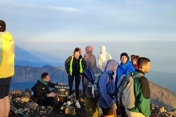 Summit Mount Rinjani: 2-Day Trek to 3,726m Sunrise Viewpoint on Lombok
