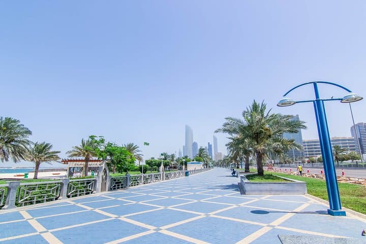 Abu Dhabi Skyscrapers and Iconic Sights: Half-Day Private Tour photo 6