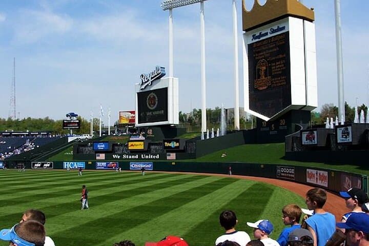 Kauffman Stadium: Kansas City Royals Game & Tailgate Guide
