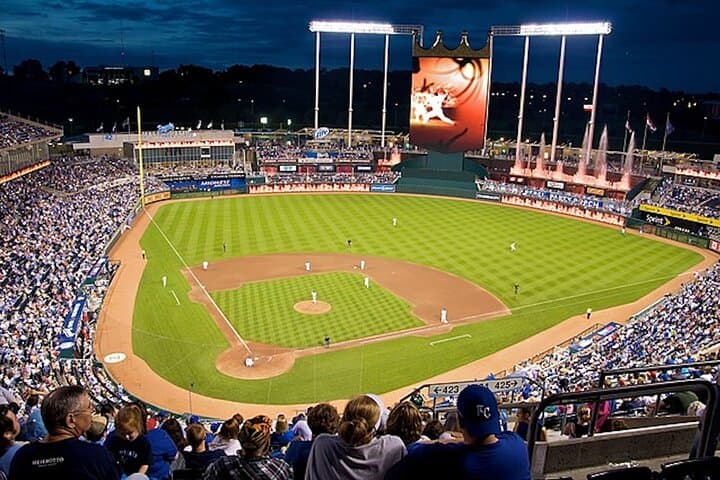 Kauffman Stadium: Kansas City Royals Game & Tailgate Guide photo 4