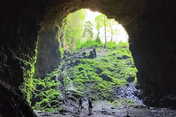 Jomblang Cave and Timang Beach Day Trip: Rappel into the Heavenly Light and Ride the Timang Gondola photo 4