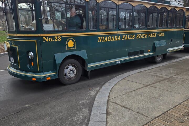 Niagara Falls Guided Trolley Tour: Hop-On Hop-Off State Park Highlights