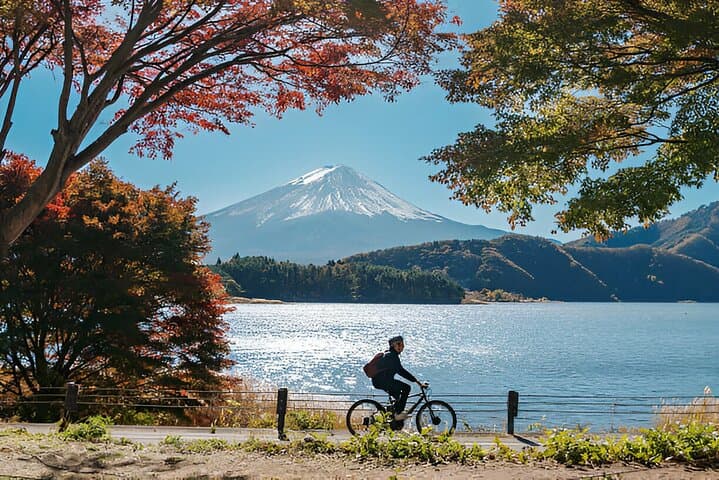 Fuji Five Lakes Guided Day Trip — Best Views, Lakes & Cultural Stops