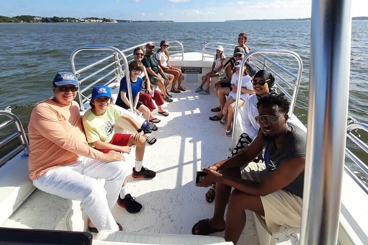 Hilton Head 2-Hour Private Boat Charter: Dolphin Watching and Sandbar Stops