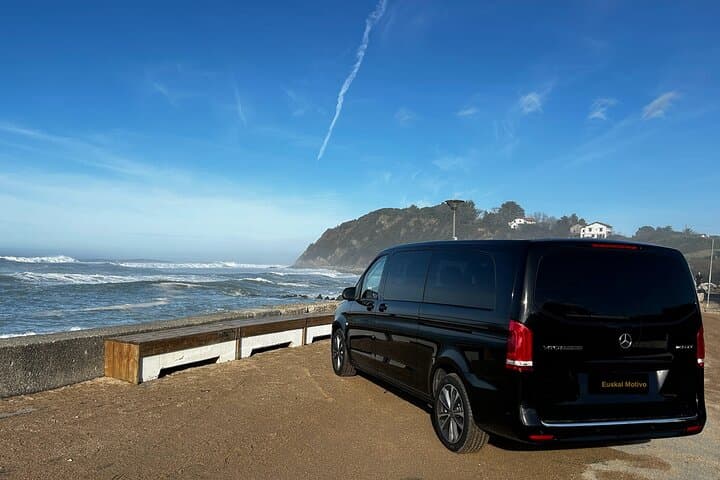 Three-Day Private Minivan Tour from Biarritz: Basque Coast, Villages & Wine