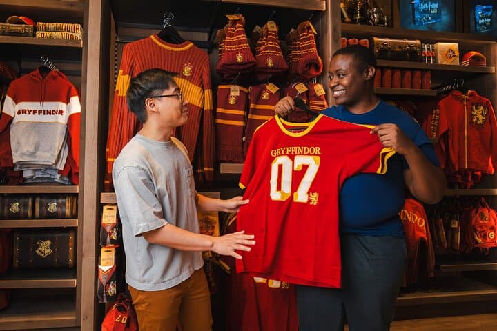Harry Potter Shop Chicago — Butterbeer & Confectionary Collection Visitor Guide photo 4