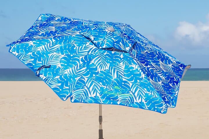 Tommy Bahama Beach Rental in Kailua‑Kona: Chairs, Umbrella & Snorkel Gear photo 4