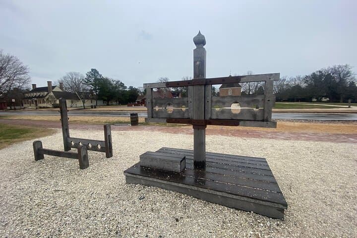 Step Back in Time: Historic Buildings Walking Tour in Colonial Williamsburg photo 3