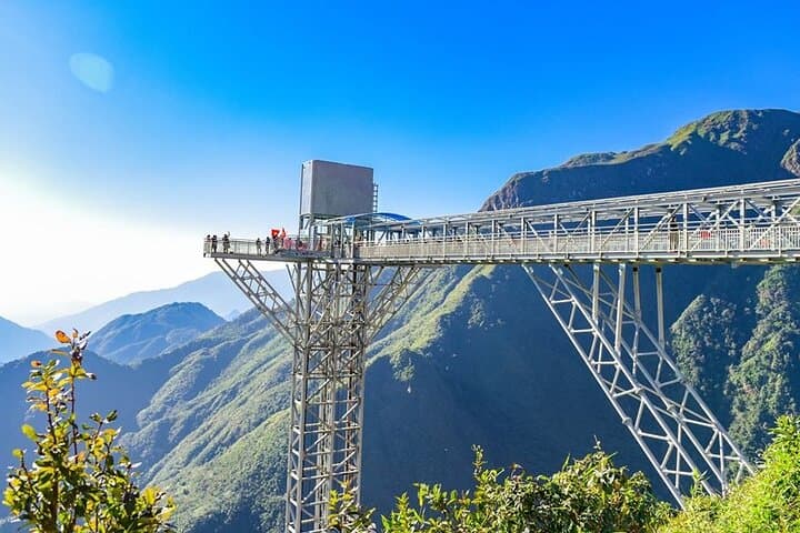 Rong May Glass Bridge Sapa: Skywalk, Cliff Elevator & Adventure Tips photo 2