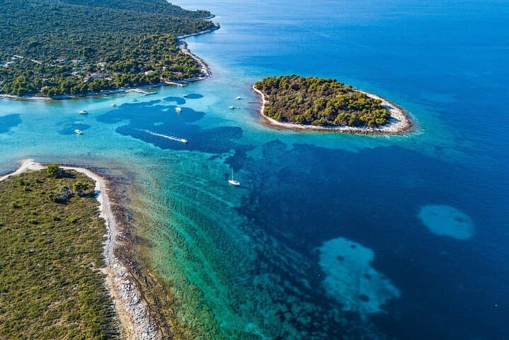 Blue Lagoon 3-Islands Boat Tour from Trogir with Lunch & Drinks photo 4