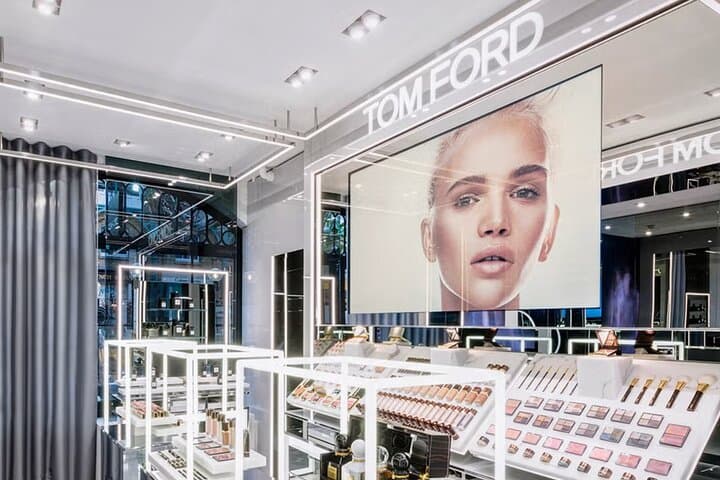 Create-your-own-lipstick-london-beauty-shopping-experience photo 2