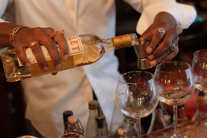 Bordeaux Urban Wine Walk: Guided Tasting & Historic City Stroll photo 4