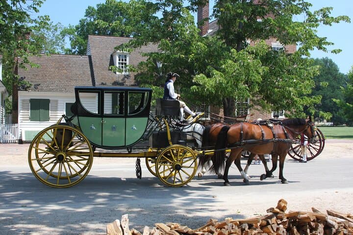 Gallows Path Ghost Tour — Colonial Williamsburg Night Walking Tour photo 3