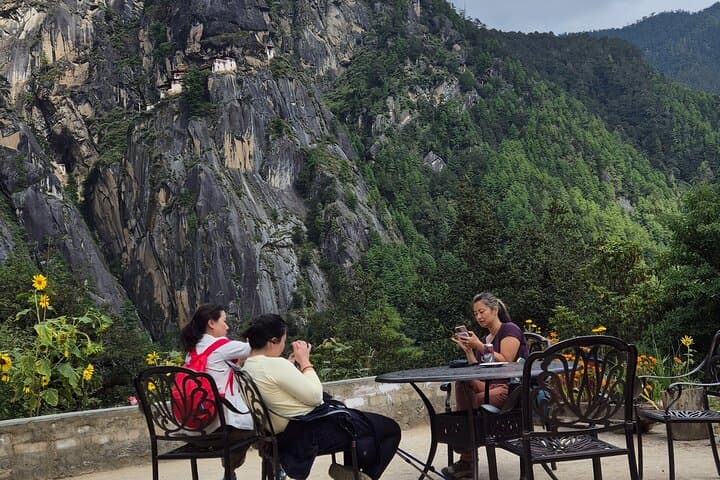 Explore Bhutan: Private Guided Cultural & Mountain Tour from Thimphu