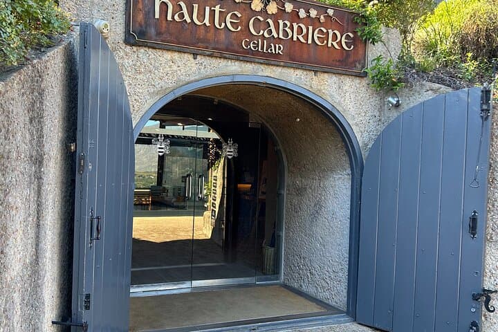 Cape Town to Franschhoek: Private Winelands Day Tour & Estate Tastings