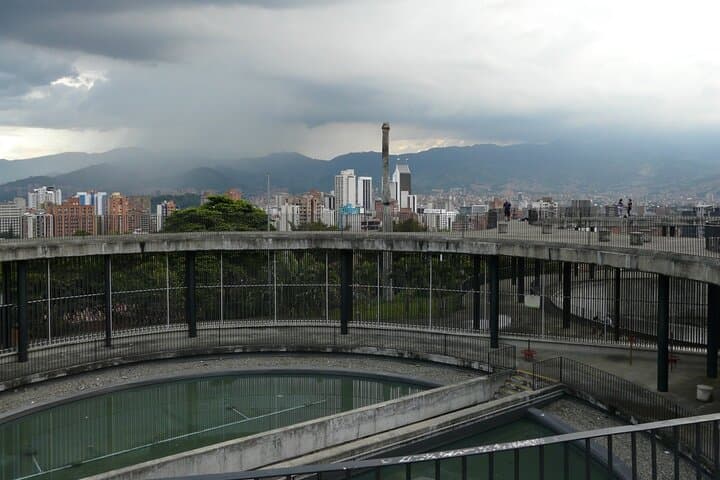 Medellín Neighborhoods Motorcycle Tour: Viewpoints, UVAs & Local Life photo 6