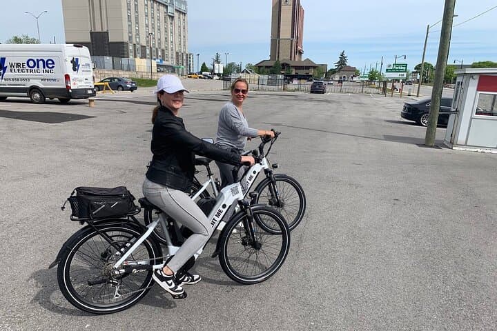 Niagara-on-the-Lake E-Bike Wine Tour — Self-Guided Luxury Cycling Through Vineyards photo 3