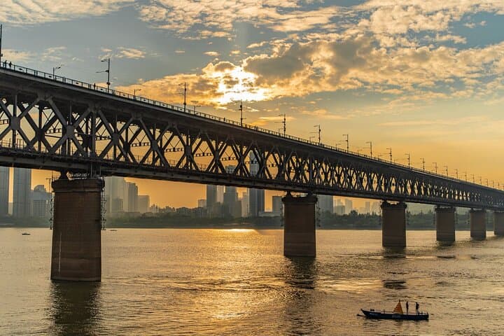 Wuhan in a Day: Yellow Crane Tower, Yangtze Bridge & Breakfast Streets photo 2