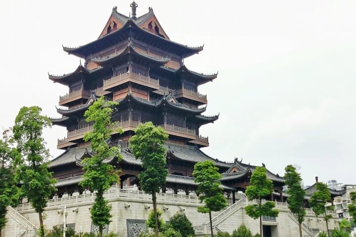 Wuhan in a Day: Yellow Crane Tower, Yangtze Bridge & Breakfast Streets photo 5