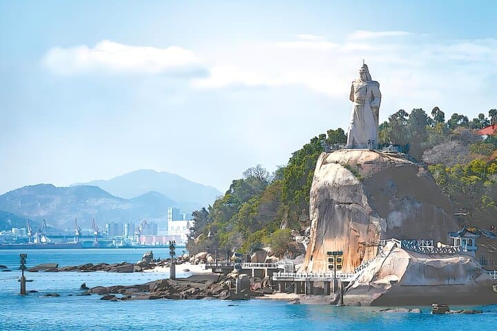 Xiamen Layover: Private 4–8 Hour Urban and Gulangyu Island Adventure photo 1