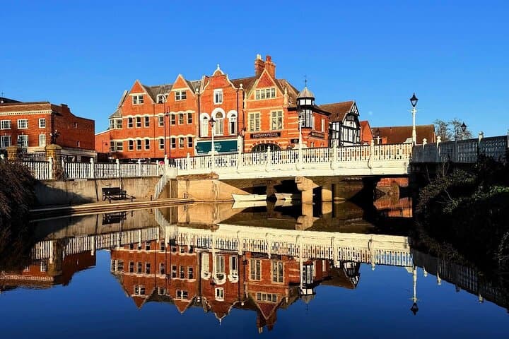 Stand-Up Paddleboarding on the River Medway — Tonbridge Guided Sessions photo 3