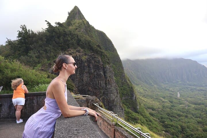 North Shore Oahu Half-Day Scenic Tour: Nuuanu Pali, Macadamia Farms & Sunset Beach photo 2