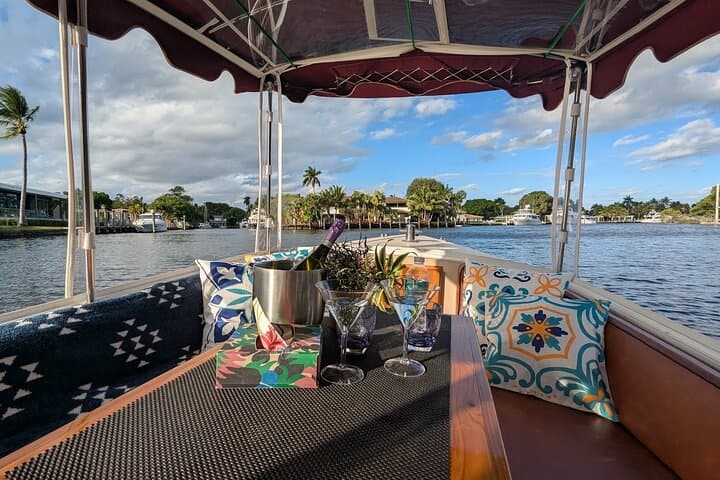 Silent Eco-Gondola Cruise Through Fort Lauderdale Canals photo 2
