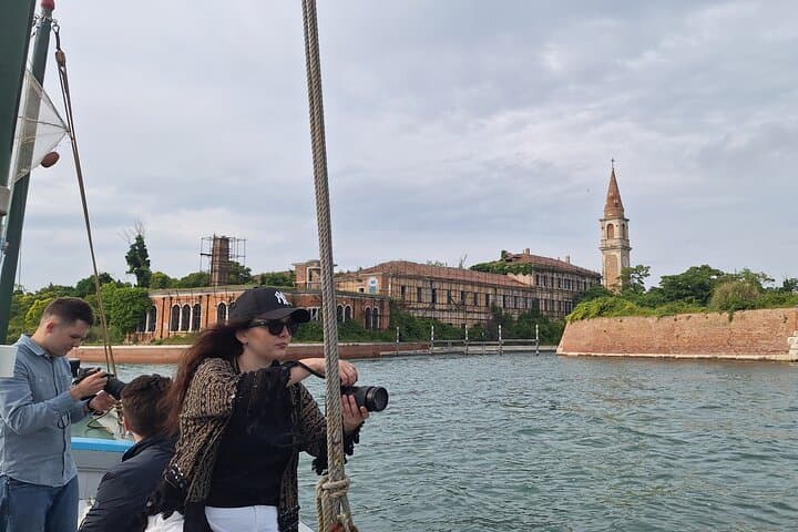 Venice Classic Bragozzo 4-Hour Lagoon Tour — San Marco to Burano & Murano photo 5