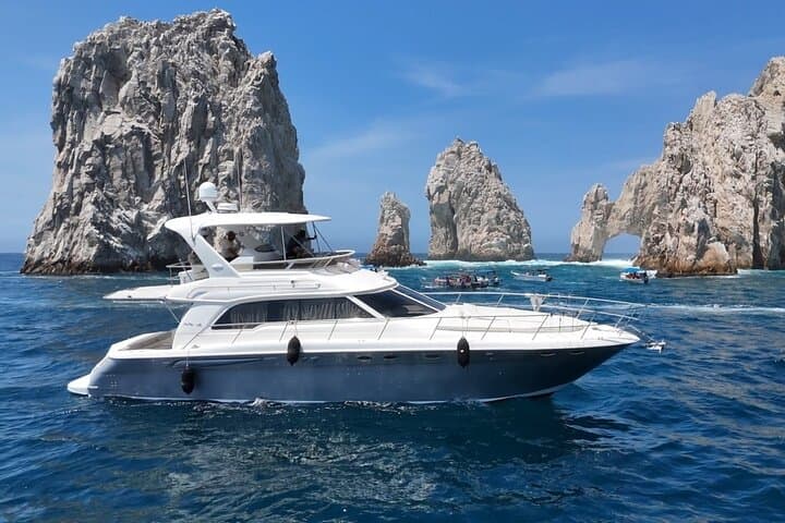 Cabo San Lucas Private Yacht: Arch, Snorkel & Lunch Cruise photo 4