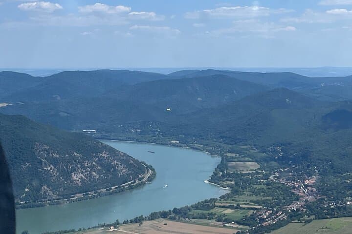 Budapest Helicopter Flight: Danube Bend & Visegrád Sightseeing from Budaörs photo 4