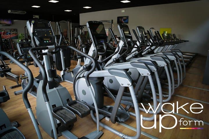 Saint-Remy-de-Provence 550m² Fitness Club — Gym, Group Classes & Showers