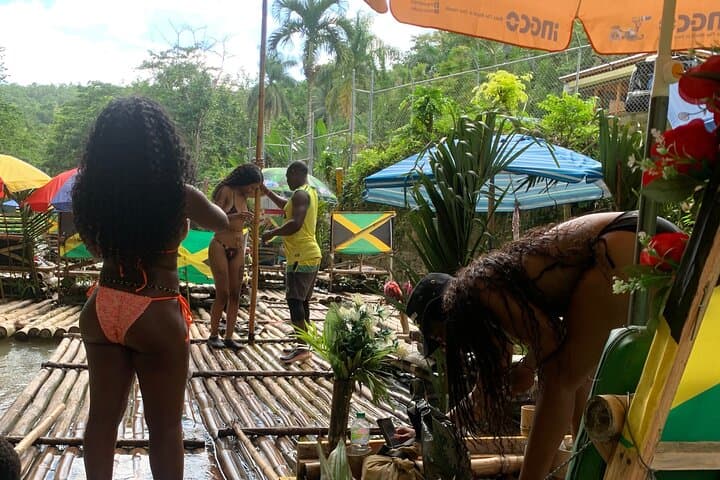 Montego Bay River Rafting: 30–40 Minute Guided River Float with Local Guide photo 5