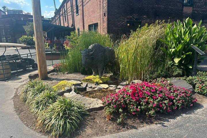Bourbon Bites Tours: Curated Louisville Bourbon Trail Tastings photo 4