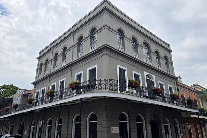 French Quarter Favorites Walking Tour — Historic Landmarks & Hidden Courtyards photo 3