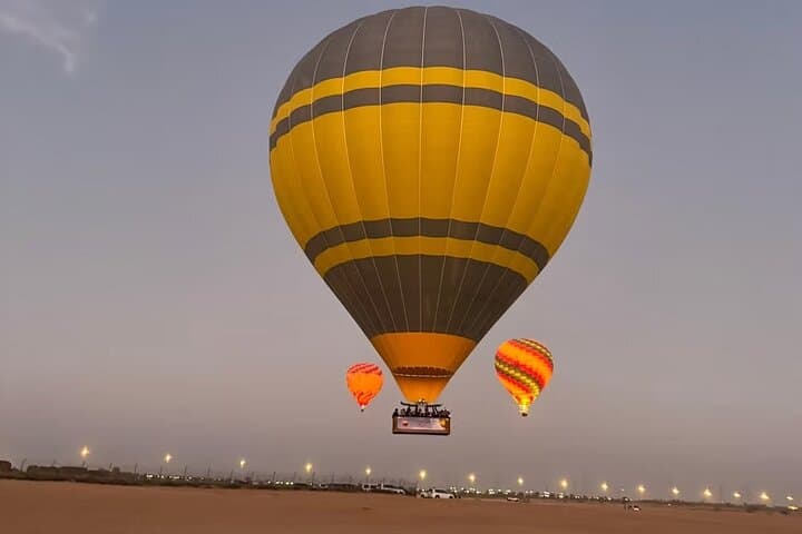 Dubai Sunrise Hot Air Balloon Ride Over the Desert