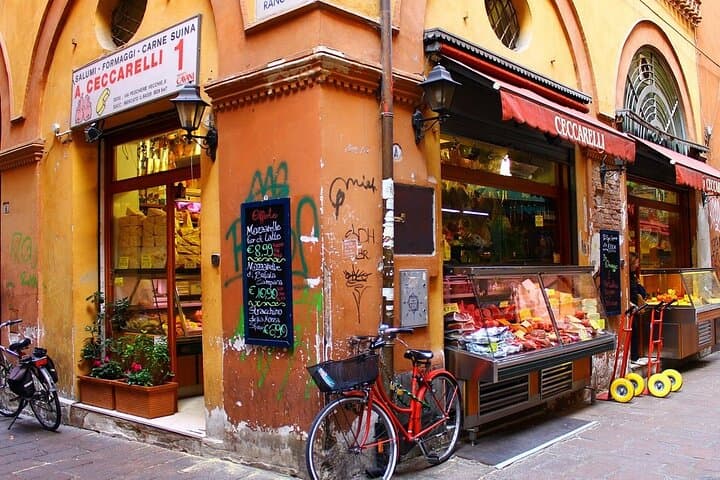 Bologna Open Bus and San Luca Express: Hilltop Basilica, Portico & Food Tasting photo 6