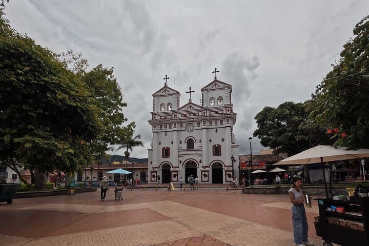 Guatapé Day Trip from Medellín: Climb El Peñol & Reservoir Boat Tour photo 4