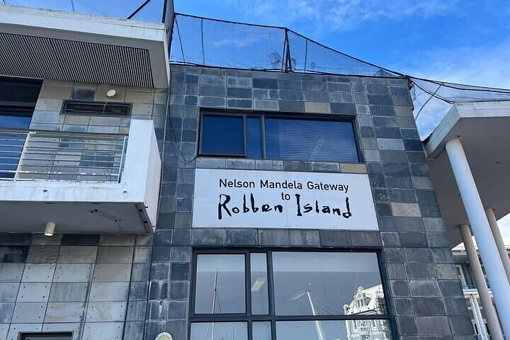 Robben Island Adventure: Full Guided Tour from Cape Town