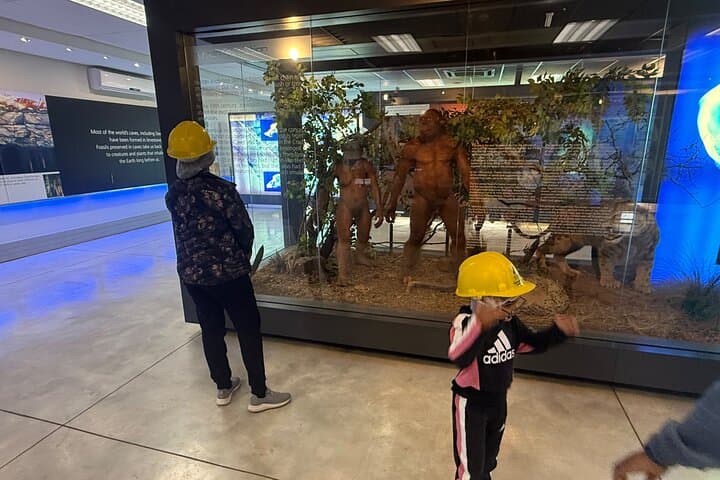 Cradle of Humankind: Sterkfontein Caves & Maropeng Visitor Centre Day Tour