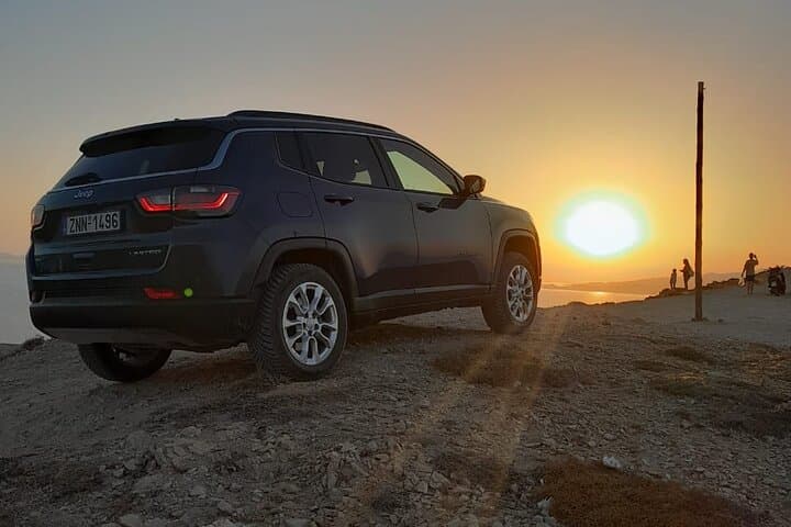 Private Mykonos Sunset Jeep Tour: Beaches, Lighthouse & Romantic Views